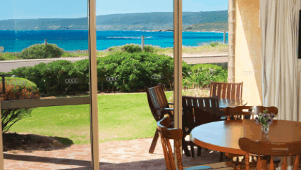 Canal Rocks Beachfront Apartments - Accommodation Redcliffe 2