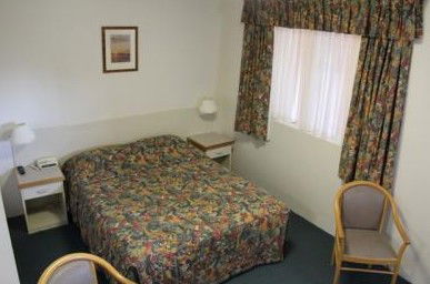 AZA Motel - Accommodation Redcliffe 1