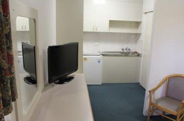 AZA Motel - Accommodation Redcliffe 2