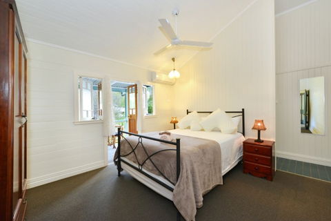 Lilybank - Accommodation Redcliffe 0