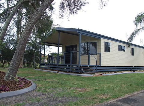 Happy Wanderer Village Caravan Park - Accommodation Redcliffe 0