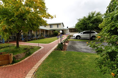 Park Avenue Holiday Units - Accommodation Redcliffe 0