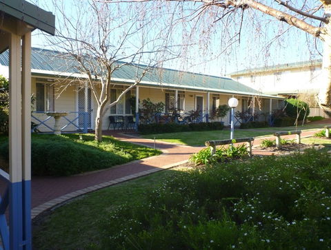 Park Avenue Holiday Units - Accommodation Redcliffe 4