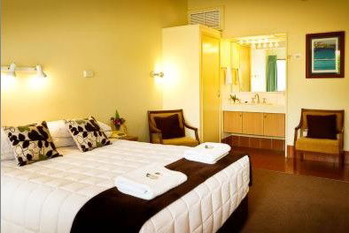 Premier Motor Inn - Accommodation Redcliffe 4