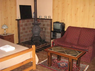 Compass Country Cabins - Accommodation Redcliffe 2