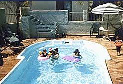Del Costa Holiday Villas - Accommodation Redcliffe 0