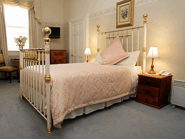 The Lodge On Elizabeth - Accommodation Redcliffe 3
