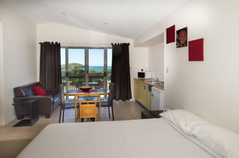 Observatory Holiday Apartments - Accommodation Redcliffe 2