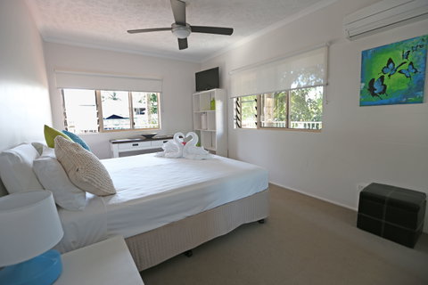 Cairns Beach Resort - Accommodation Redcliffe 8