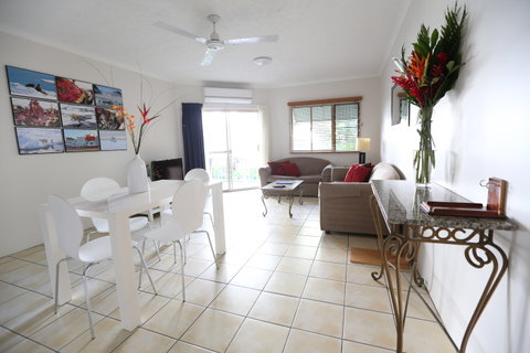 Cairns Beach Resort - Accommodation Redcliffe 9