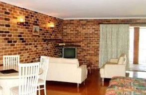 Sarina Beach Motel - Accommodation Redcliffe 1