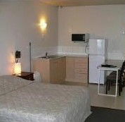 Sarina Beach Motel - Accommodation Redcliffe 2