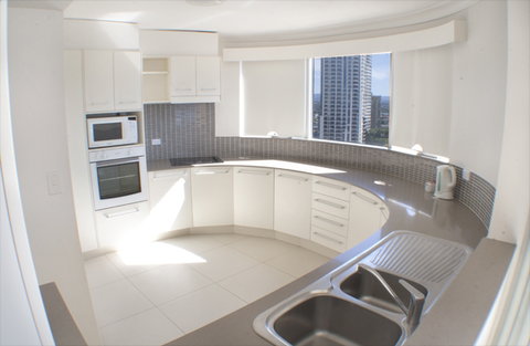 Zenith Apartments - Accommodation Redcliffe 7