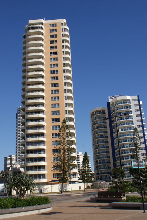 Zenith Apartments - Accommodation Redcliffe 8