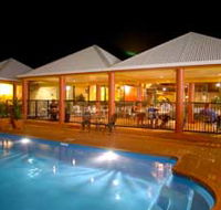 Reef Resort - Accommodation Redcliffe