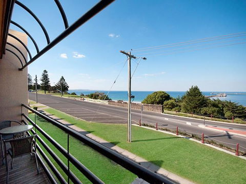 Centreport Units - Accommodation Redcliffe 0