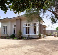 Driftwood Beach Cottage - Accommodation Redcliffe