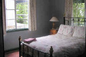 Hotel Cecil - Accommodation Redcliffe 0