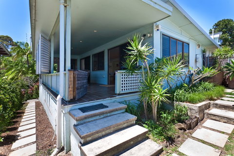 Ayindi Byron Bay - Accommodation Redcliffe 0