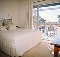Tinnies At Back Creek Vineyard - Accommodation Redcliffe