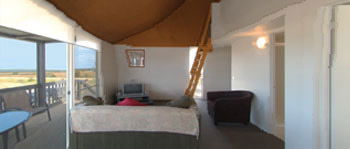 Angler's Arms And Fisherman's Cottage - Accommodation Redcliffe 4