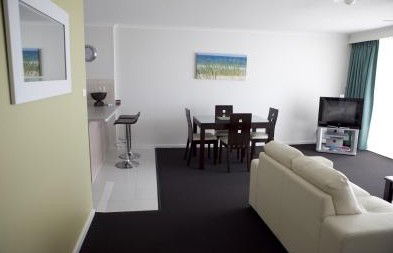 Port Pacific Resort - Accommodation Redcliffe 4