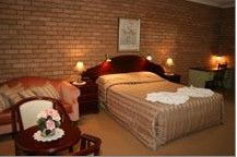 Deer Park Motor Inn - Accommodation Redcliffe 2