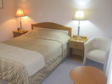 Cowabbie ACT Accommodation Redcliffe