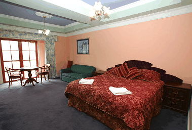 Hatchers Manor - Accommodation Redcliffe