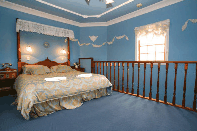Hatchers Manor - Accommodation Redcliffe 4