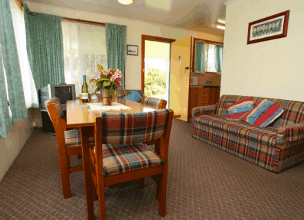Sharonlee Strahan Villas - Accommodation Redcliffe 1
