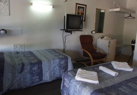 Cool Palms Motel - Accommodation Redcliffe 2