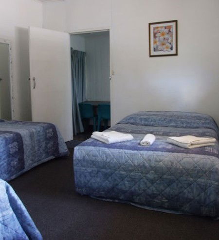 Cool Palms Motel - Accommodation Redcliffe 4