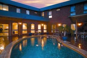Hotel Cavalier - Accommodation Redcliffe 2