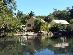 Tropic Oasis Holiday Villas - Accommodation Redcliffe 0
