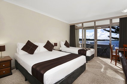 Waters Edge Country Comfort - Accommodation Redcliffe 0