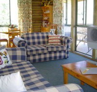 Myrtle Creek Cottages - Accommodation Redcliffe