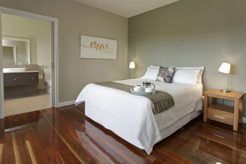 Stonetryst Spa Villas - Accommodation Redcliffe 3