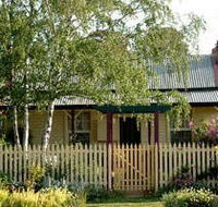 Rossmore Cottage - Accommodation Redcliffe