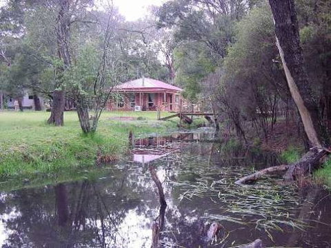 Kangaroo Gully Cottage - Accommodation Redcliffe 0