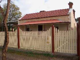 Getaway Cottage - Accommodation Redcliffe 0