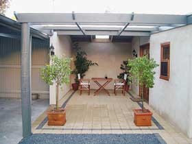 Mcintyre Cottage B&b - Accommodation Redcliffe 0