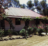 Settlers Cottage - Accommodation Redcliffe