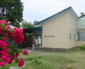 Beach House - Accommodation Redcliffe 0