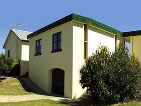 Beachport Holiday Units - Accommodation Redcliffe 0