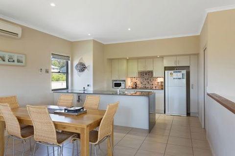 Eden Holiday Rentals - Accommodation Redcliffe 5