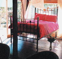 Lazy Curl - Accommodation Redcliffe