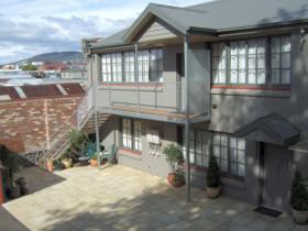 Unknown ACT Accommodation Redcliffe