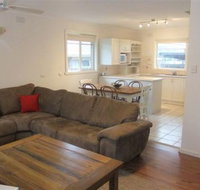 Rosebud Beach House on Kennington - Accommodation Redcliffe