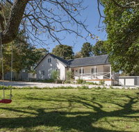 Sutton House - Accommodation Redcliffe